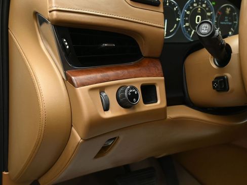 Used 2015 Cadillac Escalade ESV Platinum image 11