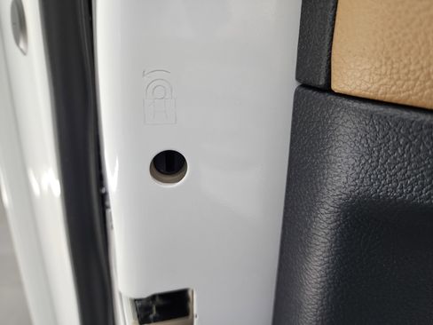 Used 2022 Ford F350 Lariat w/ Lariat Ultimate Package image 39