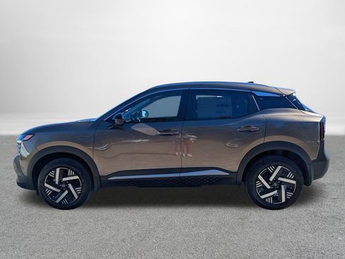 New 2026 Nissan Kicks SV w/ Charging Package image 6