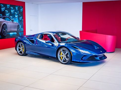Used 2022 Ferrari F8 Tributo RWD image 26