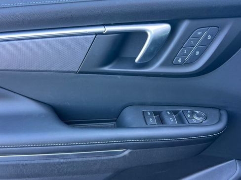Used 2026 Buick Enclave Sport Touring w/ Power Package FWD image 11
