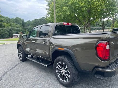 Used 2023 GMC Canyon Denali AWD/4WD image 2