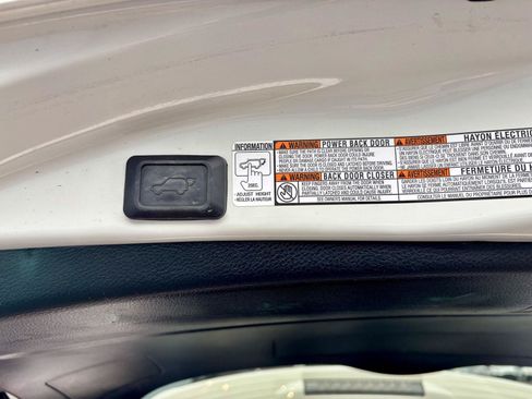 Used 2016 Toyota RAV4 XLE AWD/4WD image 15