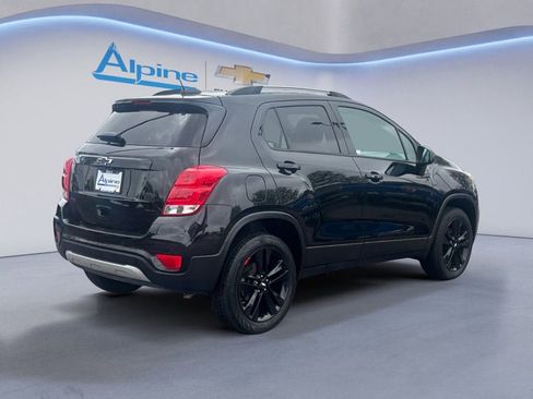Used 2022 Chevrolet Trax LT w/ Redline Edition AWD/4WD image 5
