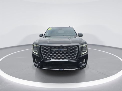 Used 2023 GMC Yukon XL Denali Ultimate image 3