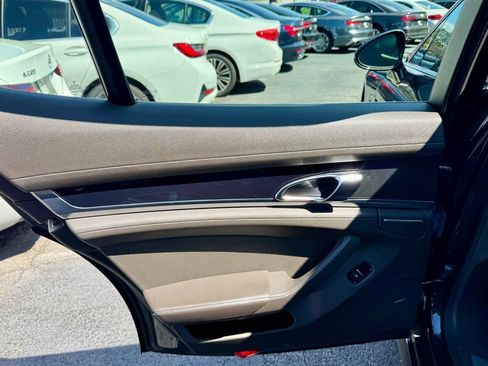 Used 2014 Porsche Panamera image 30