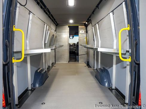 Used 2021 Mercedes-Benz Sprinter 2500 image 15