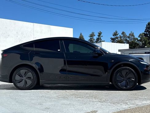 Used 2026 Tesla Model Y Long Range AWD/4WD image 2