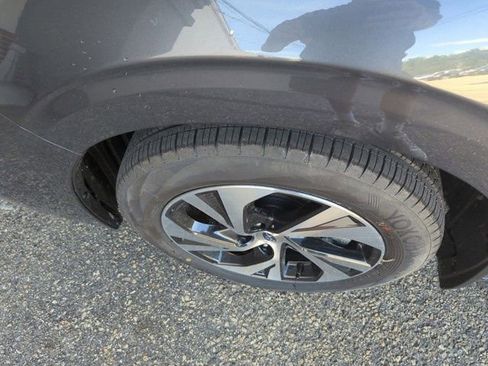 Used 2025 Subaru Legacy Premium image 33