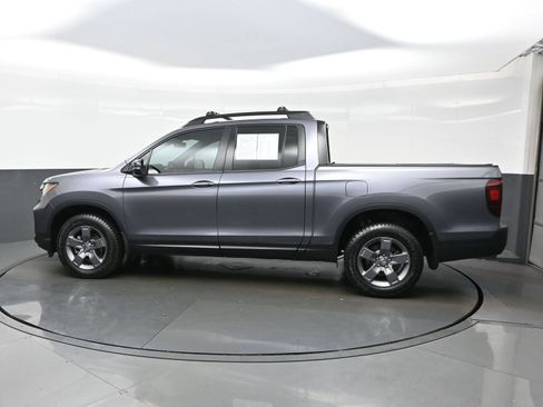 Used 2025 Honda Ridgeline TrailSport image 3
