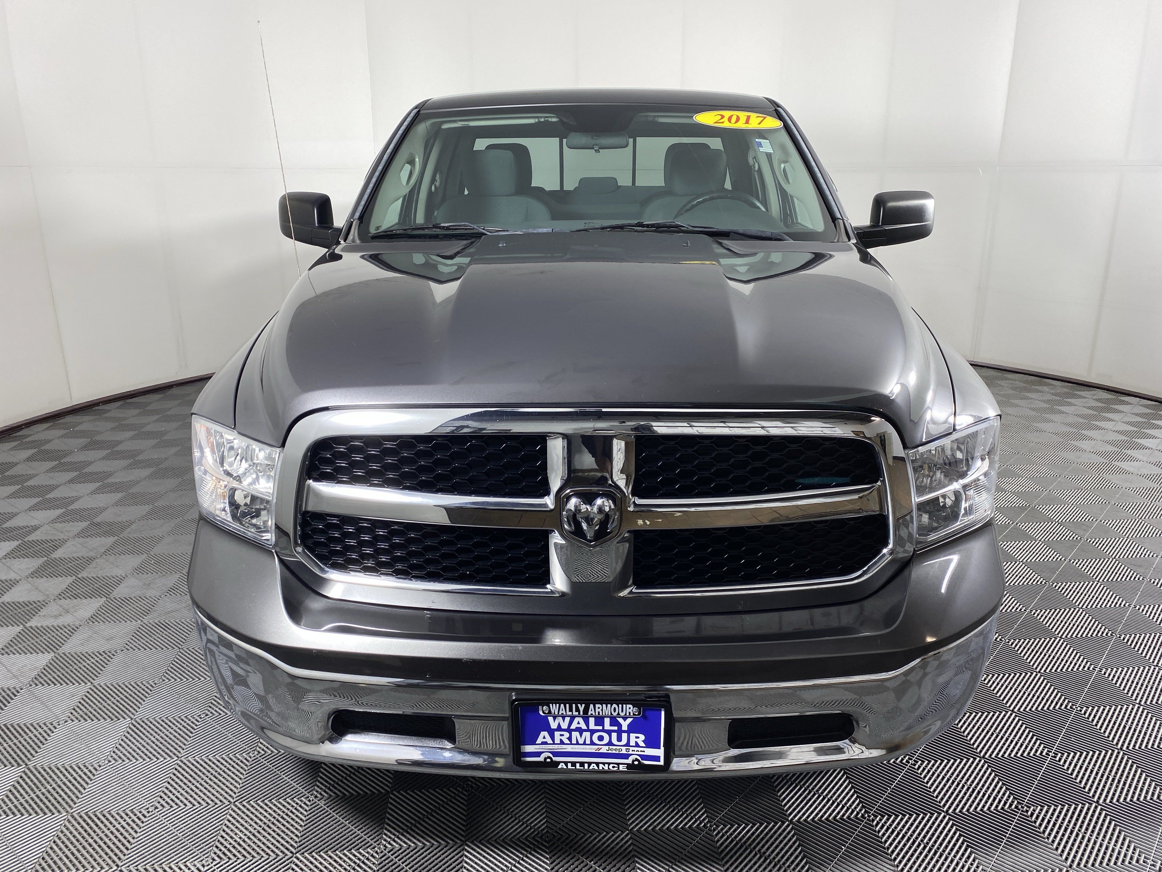 Used 2017 RAM 1500 Classic SLT RWD image 8
