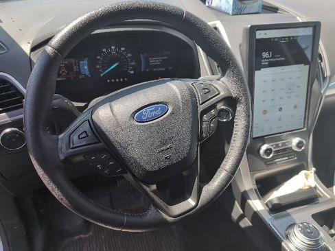Used 2022 Ford Edge SEL w/ Convenience Package AWD/4WD image 2