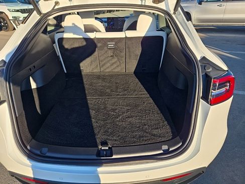 Used 2020 Tesla Model Y Long Range image 23