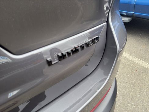 New 2025 Jeep Grand Cherokee L Limited w/ Luxury Tech Group II image 7