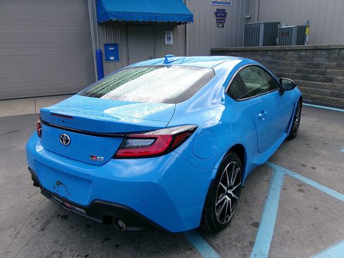 Used 2022 Toyota GR86 w/ ALL Weather Mat Package (TMS) image 4