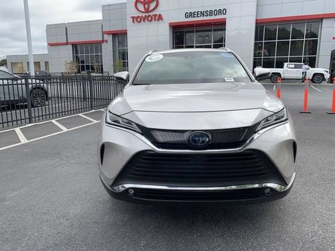 Used 2022 Toyota Venza Limited AWD/4WD image 3