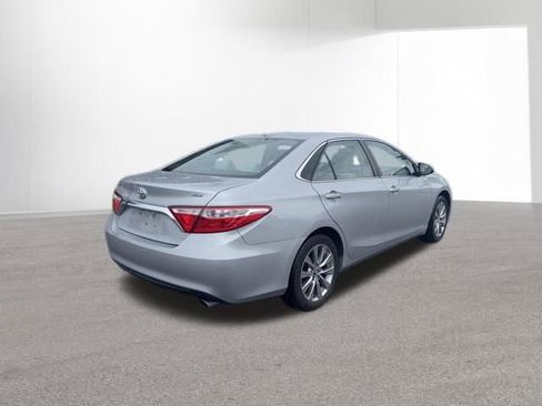 Used 2017 Toyota Camry XLE w/ Advanced Technology Package FWD image 6