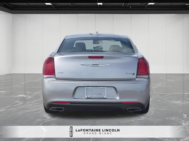Used 2017 Chrysler 300 S AWD/4WD image 4