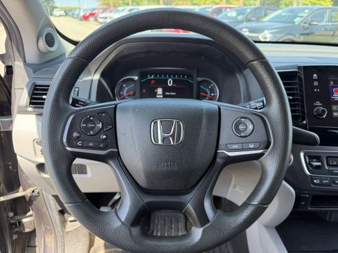 Used 2021 Honda Pilot EX image 11
