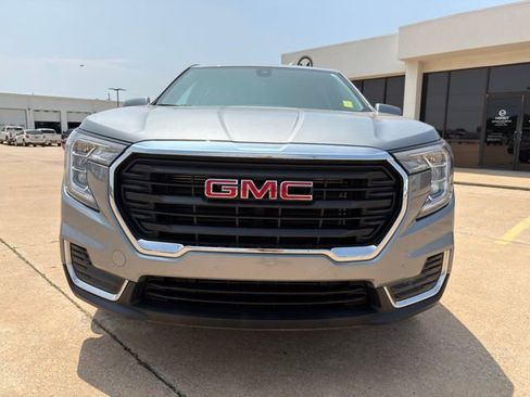Used 2024 GMC Terrain SLE AWD/4WD image 4