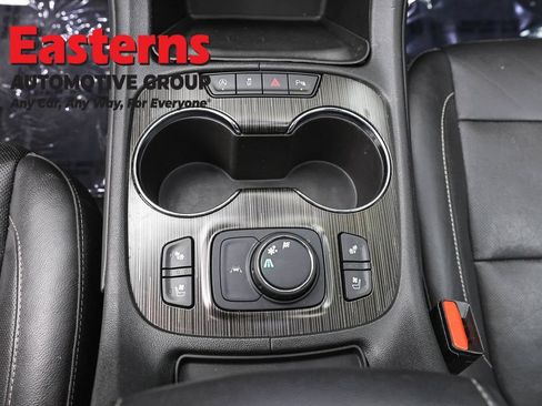 Used 2020 GMC Acadia SLT w/ Driver Alert Package II FWD image 20