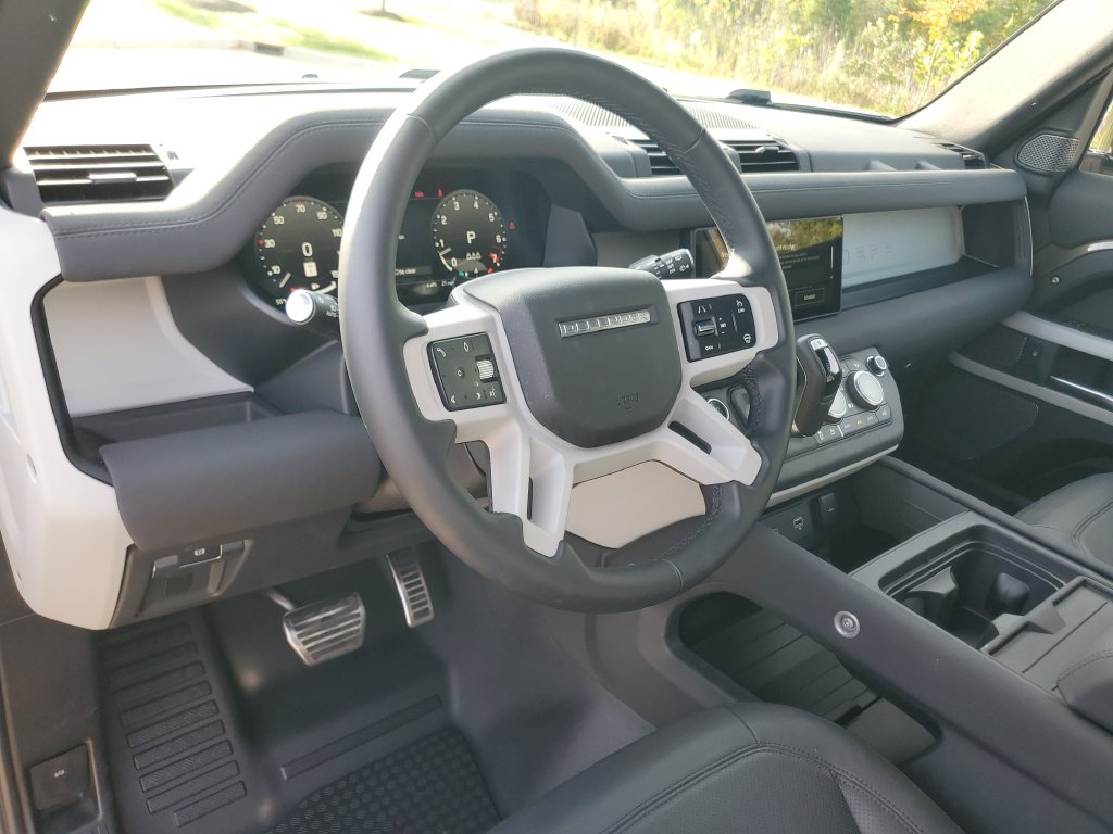 Used 2023 Land Rover Defender 110 SE AWD/4WD image 15