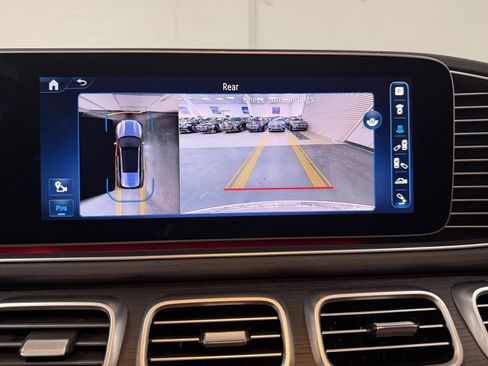 Used 2024 Mercedes-Benz GLS 450 4MATIC image 34