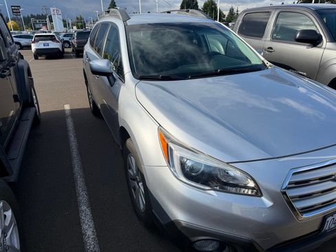 Used 2017 Subaru Outback 2.5i Premium AWD/4WD image 8