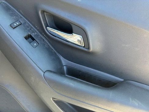 Used 2020 Chevrolet Trax LT w/ Driver Confidence Package FWD image 14