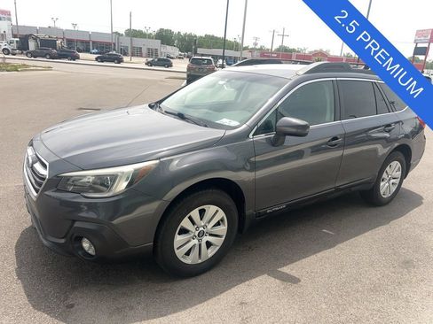 Used 2018 Subaru Outback 2.5i Premium AWD/4WD image 2