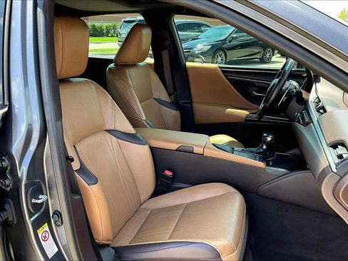 Used 2019 Lexus ES 350 w/ Accessory Package 2 FWD image 9