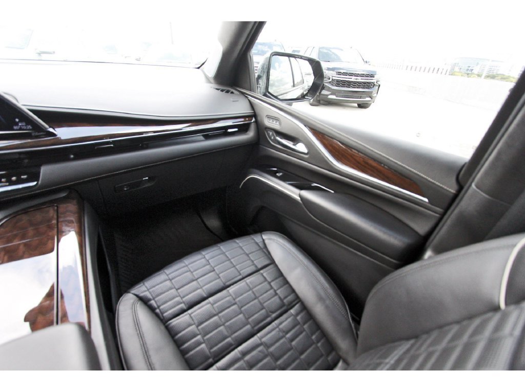 Certified 2023 Cadillac Escalade Sport Platinum w/ LPO, ONYX Package AWD/4WD image 10