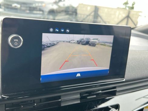 Used 2024 Honda Prologue EX image 15