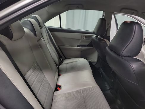 Used 2015 Toyota Camry SE FWD image 29