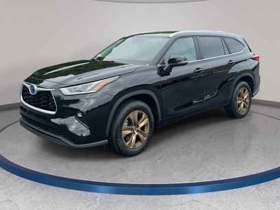 Used 2023 Toyota Highlander Bronze Edition