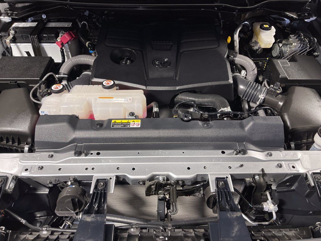 Used 2023 Toyota Tundra Platinum AWD/4WD image 9
