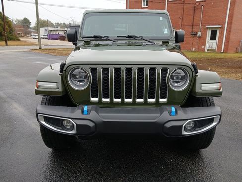 Used 2022 Jeep Wrangler Unlimited Sahara image 14
