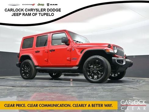 Used 2025 Jeep Wrangler Sahara AWD/4WD image 36