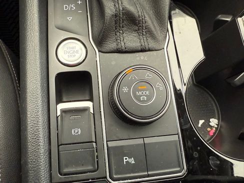 Used 2019 Volkswagen Atlas SEL image 26