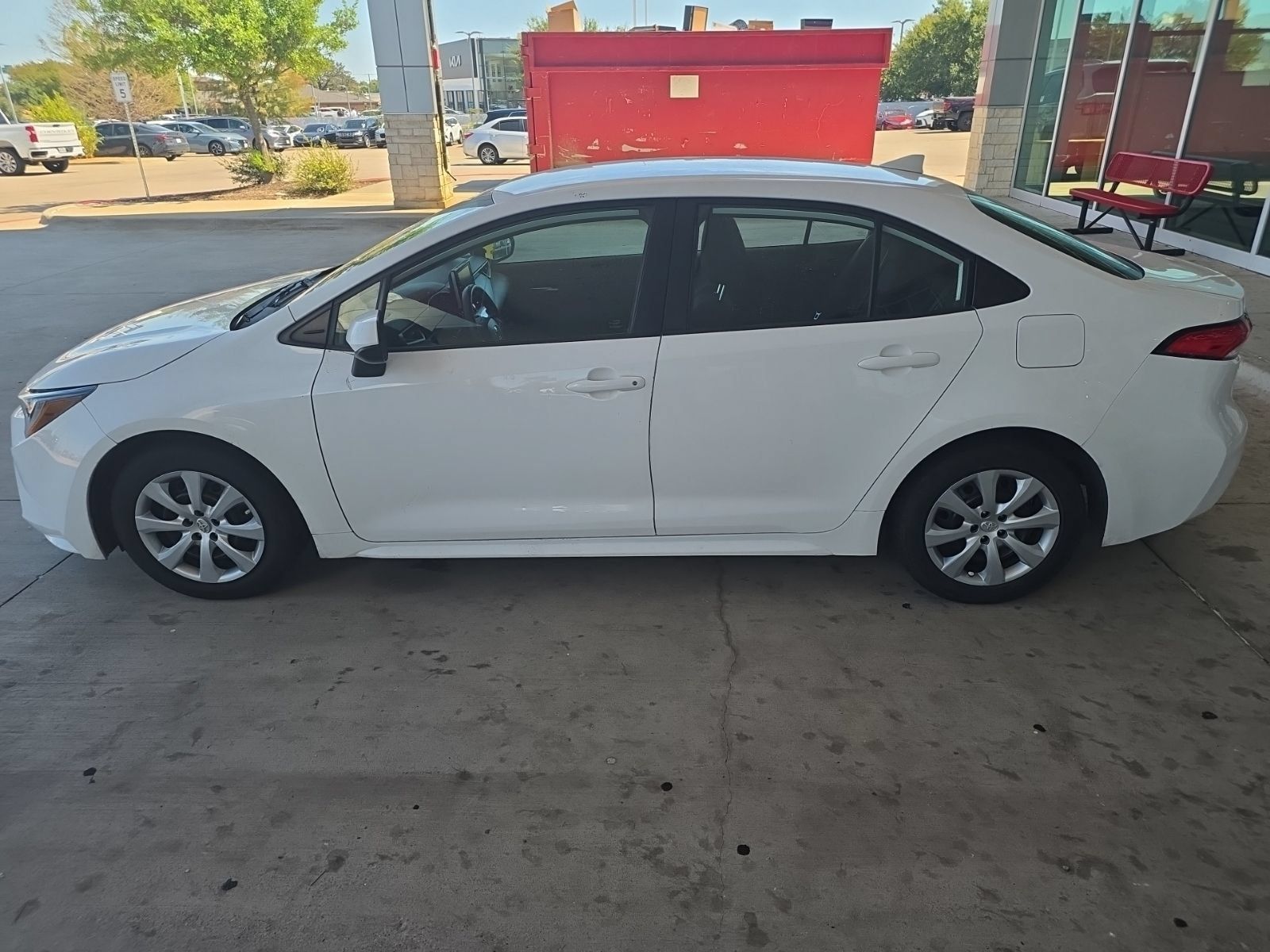 Used 2021 Toyota Corolla LE FWD image 22