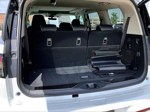Certified 2025 INFINITI QX80 Luxe AWD/4WD image 33