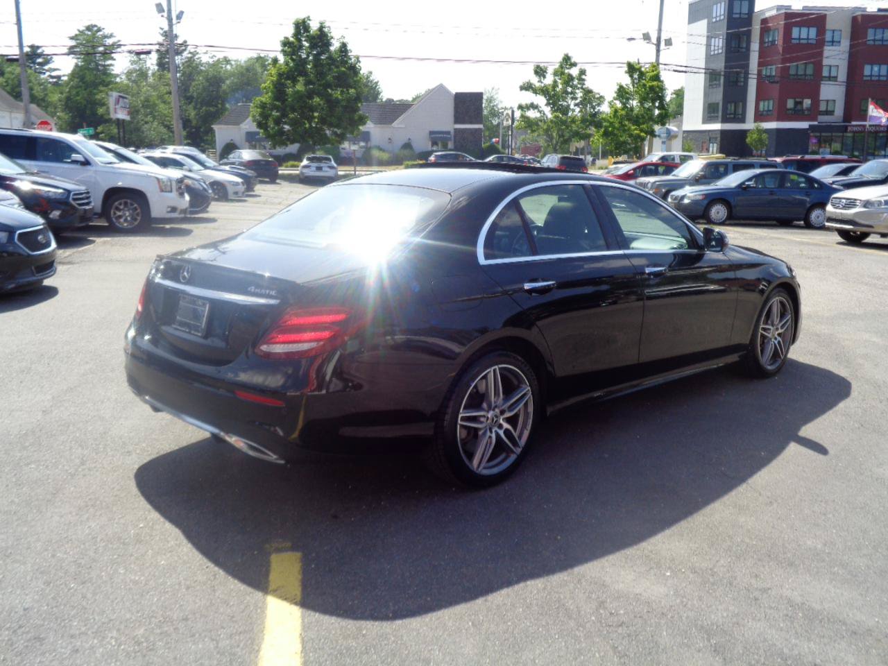 Used 2018 Mercedes-Benz E 400 4MATIC Sedan w/ Premium 1 Package image 13