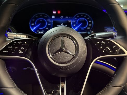 New 2026 Mercedes-Benz EQS 550 4MATIC SUV image 24
