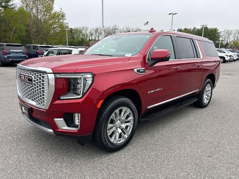 Used 2023 GMC Yukon XL Denali AWD/4WD image 7