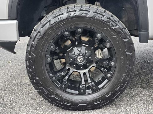 Used 2022 GMC Sierra 1500 AT4 w/ AT4 Premium Package AWD/4WD image 12