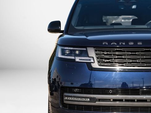 Used 2023 Land Rover Range Rover SE image 47