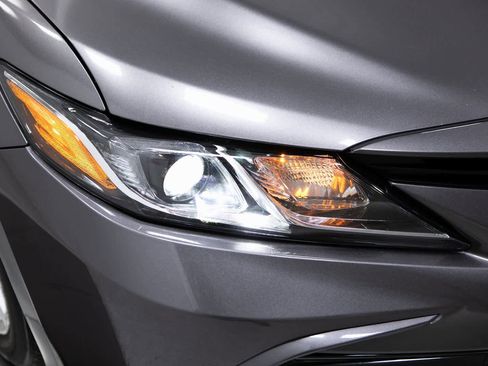 Used 2023 Toyota Camry LE image 26