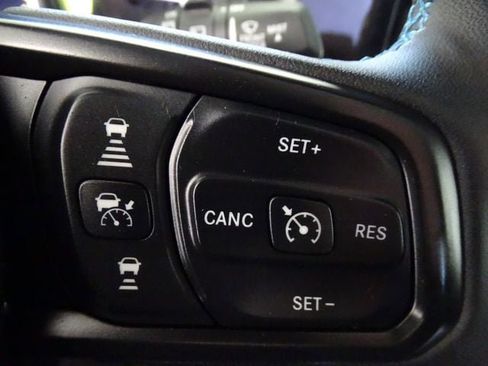 Certified 2025 Jeep Wrangler Unlimited Rubicon 4xe w/ Convenience Group AWD/4WD image 8