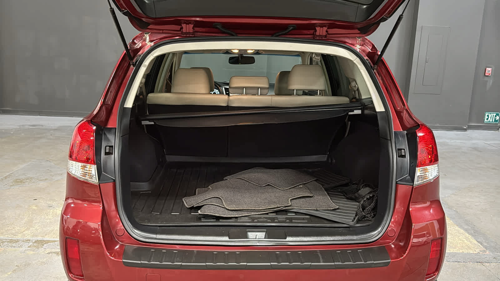 Used 2013 Subaru Outback 2.5i Limited AWD/4WD image 25