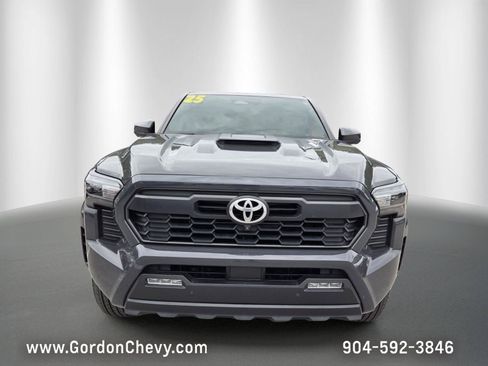 Used 2025 Toyota Tacoma TRD Sport w/ TRD Sport Premium Package RWD image 9